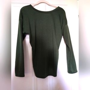 Women's twist back top